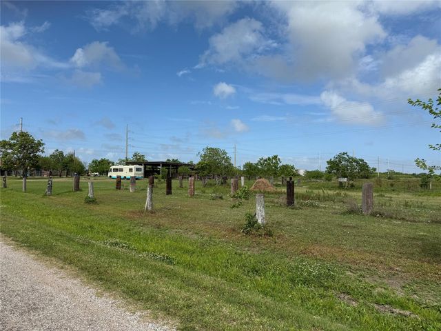 702 N Orchid N, Texas City, TX 77591