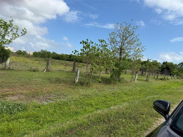 702 N Orchid N, Texas City, TX 77591