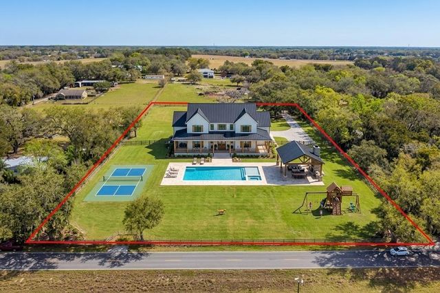 8302 WIRE ROAD, Zephyrhills, FL 33540