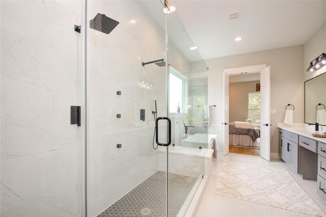 110 E 28th Street, Houston, TX 77008