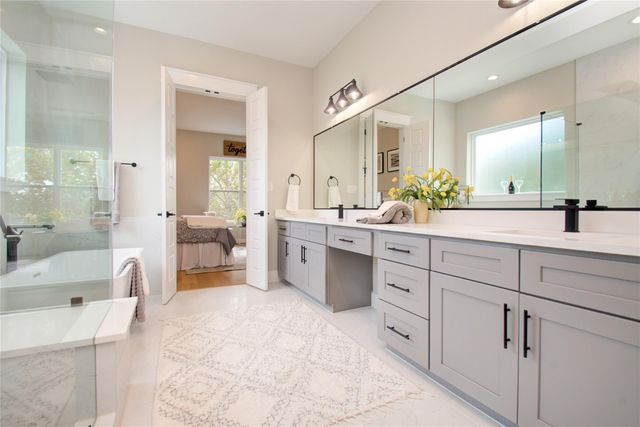 110 E 28th Street, Houston, TX 77008