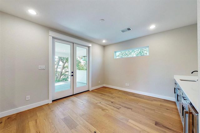 110 E 28th Street, Houston, TX 77008