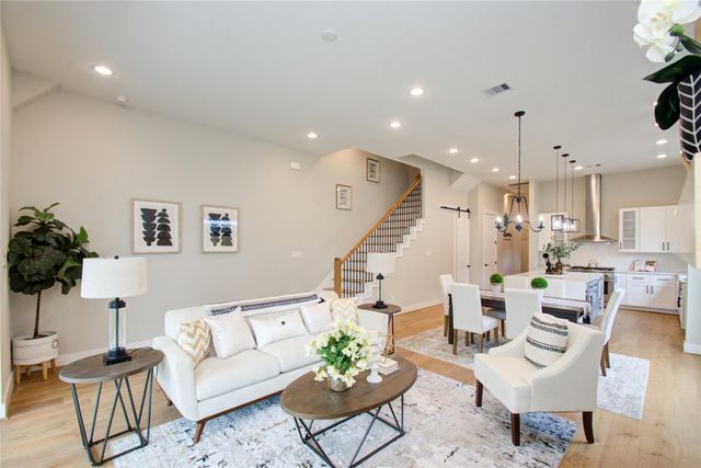 110 E 28th Street, Houston, TX 77008