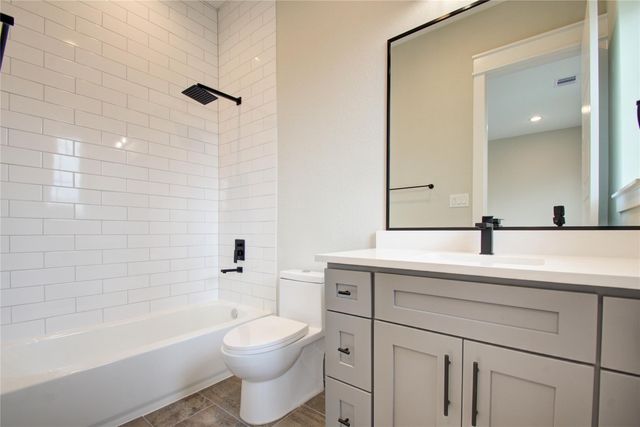 110 E 28th Street, Houston, TX 77008