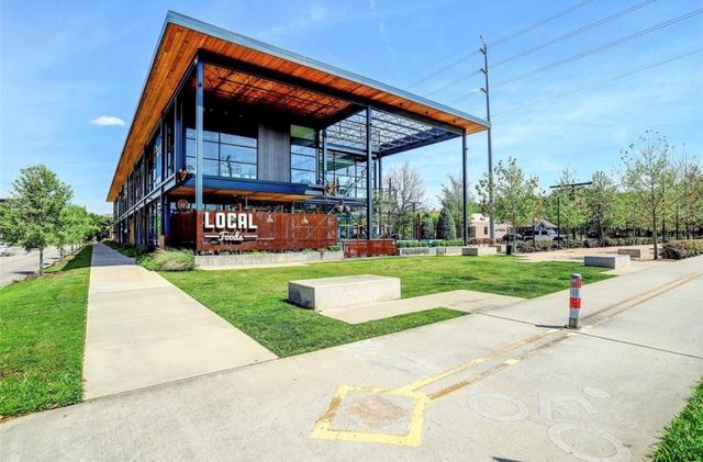 110 E 28th Street, Houston, TX 77008