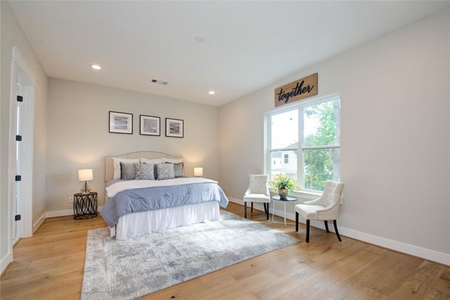 110 E 28th Street, Houston, TX 77008