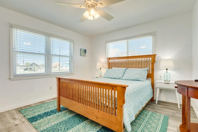 21321 Gulf Drive, Galveston, TX 77554