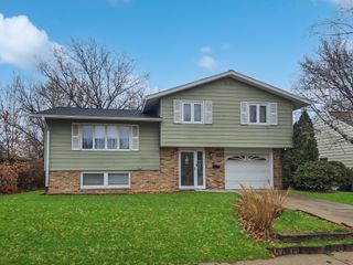 1536 8 1/2 Avenue SE, Rochester, MN 55904