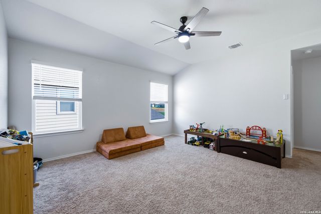 249 Middle Green Loop, Floresville, TX 78114