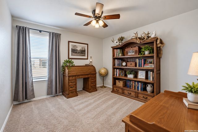 249 Middle Green Loop, Floresville, TX 78114