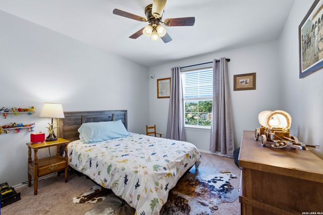 249 Middle Green Loop, Floresville, TX 78114