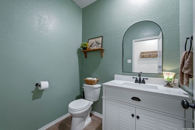 249 Middle Green Loop, Floresville, TX 78114