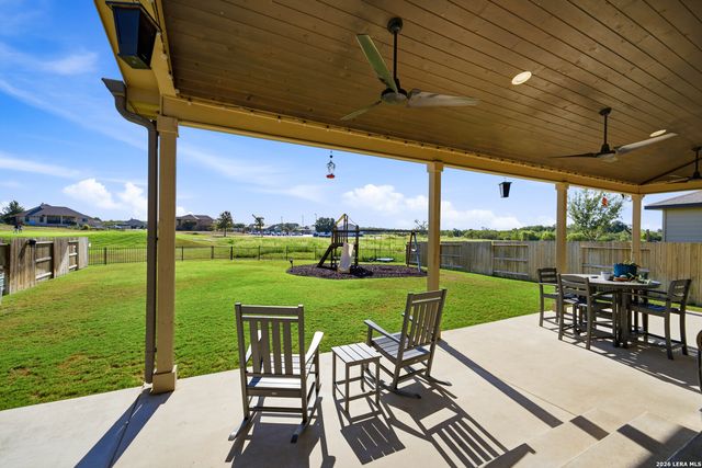 249 Middle Green Loop, Floresville, TX 78114