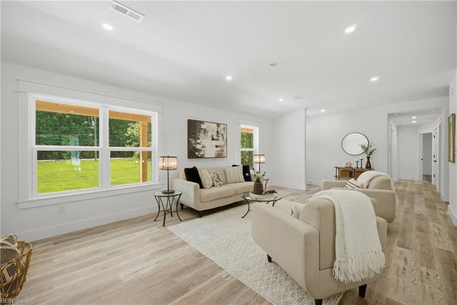 1629 Shillelagh RD, Chesapeake, VA 23323