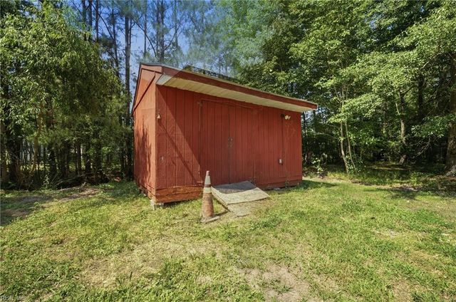 1629 Shillelagh RD, Chesapeake, VA 23323