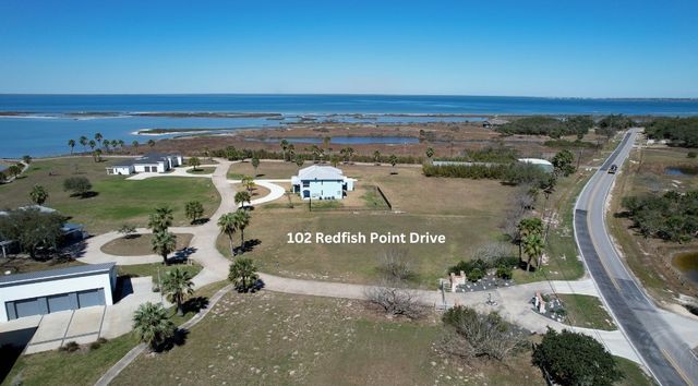 102 Redfish Point Dr, Rockport, TX 78382