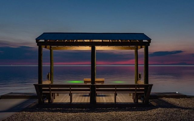 102 Redfish Point Dr, Rockport, TX 78382