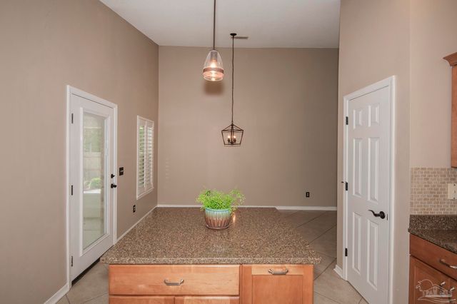 1264 Greystone Ln, Pensacola, FL 32514