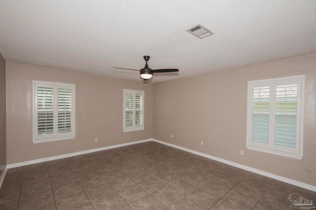 1264 Greystone Ln, Pensacola, FL 32514
