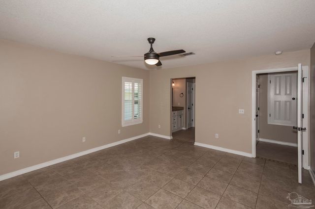 1264 Greystone Ln, Pensacola, FL 32514