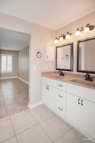 1264 Greystone Ln, Pensacola, FL 32514