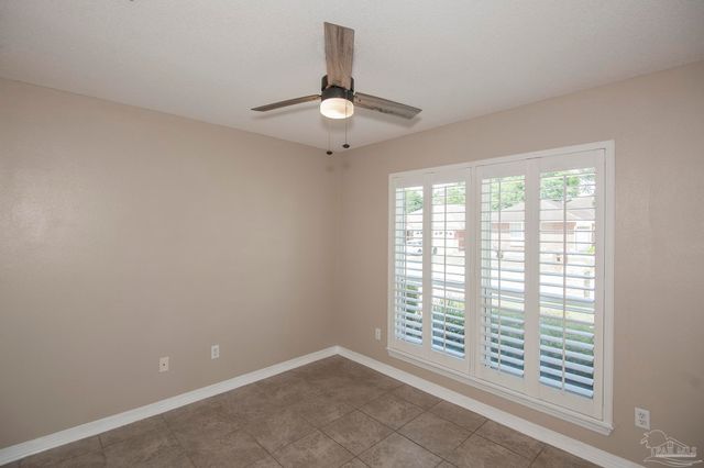 1264 Greystone Ln, Pensacola, FL 32514
