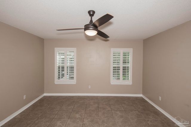 1264 Greystone Ln, Pensacola, FL 32514