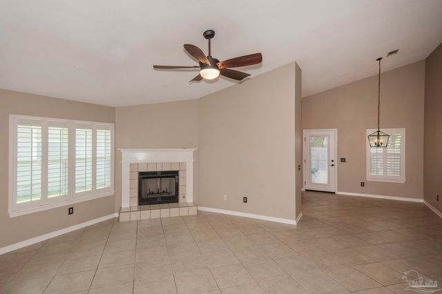 1264 Greystone Ln, Pensacola, FL 32514