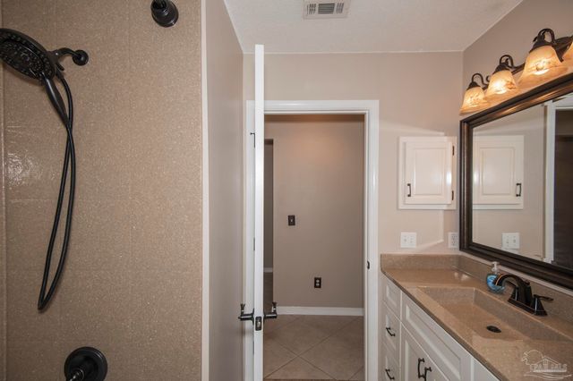 1264 Greystone Ln, Pensacola, FL 32514
