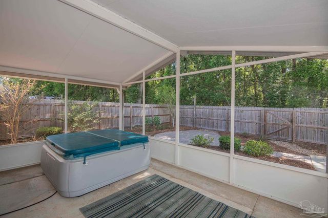 1264 Greystone Ln, Pensacola, FL 32514