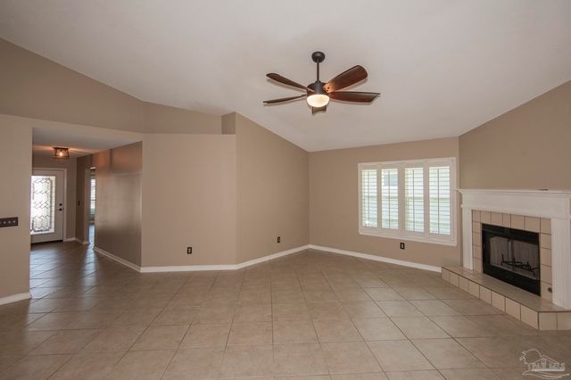 1264 Greystone Ln, Pensacola, FL 32514