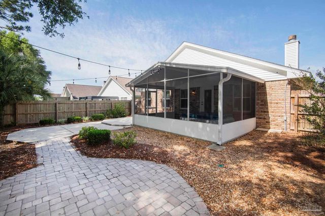 1264 Greystone Ln, Pensacola, FL 32514