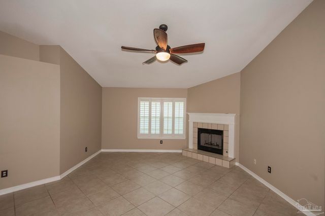 1264 Greystone Ln, Pensacola, FL 32514