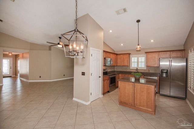 1264 Greystone Ln, Pensacola, FL 32514