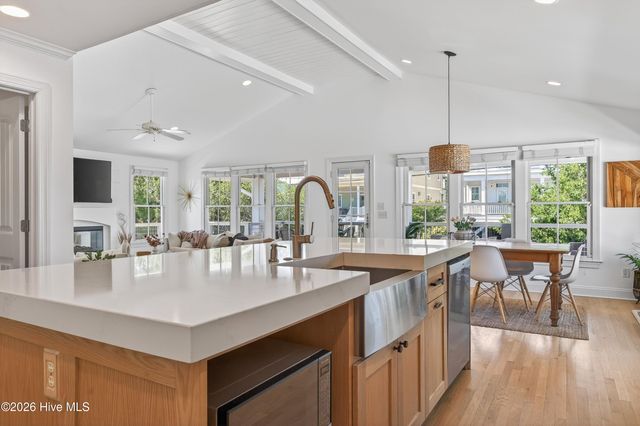 30 W Greensboro Street, Wrightsville Beach, NC 28480