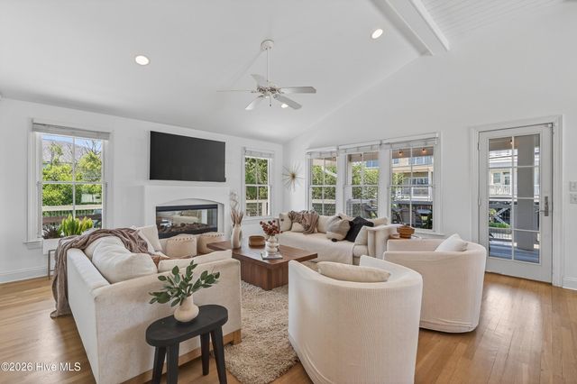 30 W Greensboro Street, Wrightsville Beach, NC 28480