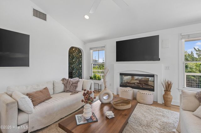 30 W Greensboro Street, Wrightsville Beach, NC 28480
