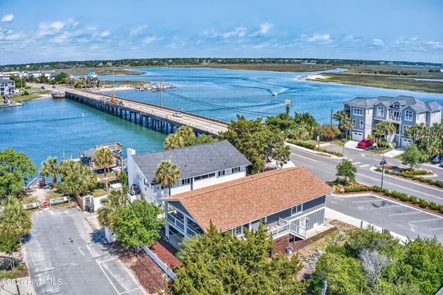 30 W Greensboro Street, Wrightsville Beach, NC 28480