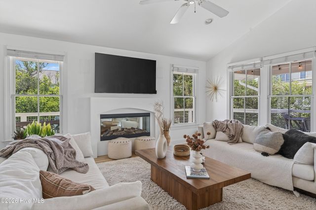 30 W Greensboro Street, Wrightsville Beach, NC 28480