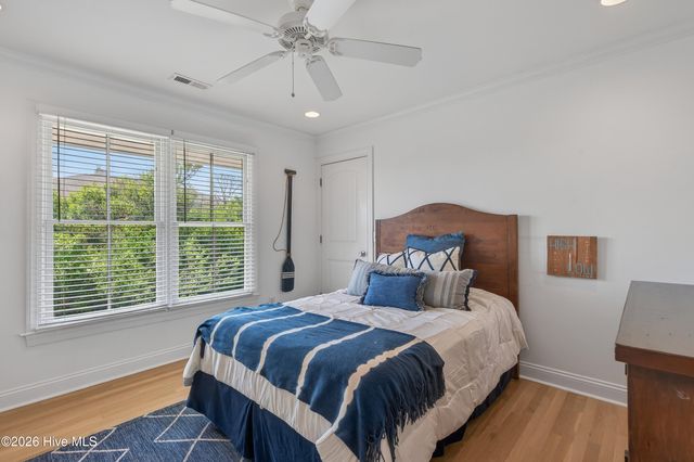 30 W Greensboro Street, Wrightsville Beach, NC 28480