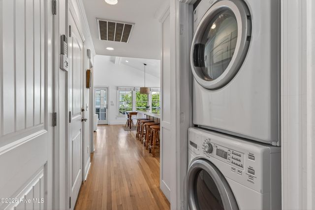 30 W Greensboro Street, Wrightsville Beach, NC 28480
