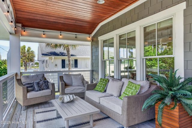 30 W Greensboro Street, Wrightsville Beach, NC 28480