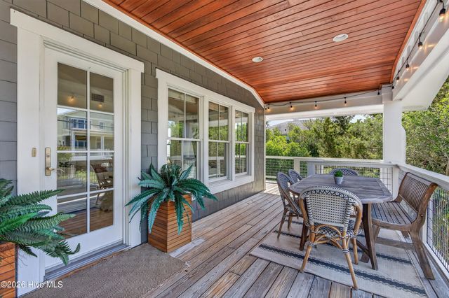 30 W Greensboro Street, Wrightsville Beach, NC 28480
