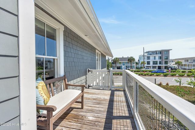 30 W Greensboro Street, Wrightsville Beach, NC 28480