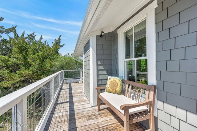 30 W Greensboro Street, Wrightsville Beach, NC 28480
