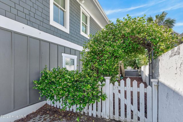 30 W Greensboro Street, Wrightsville Beach, NC 28480