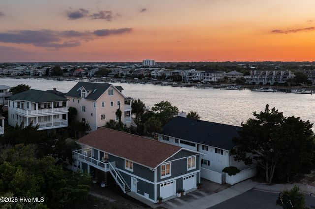 30 W Greensboro Street, Wrightsville Beach, NC 28480