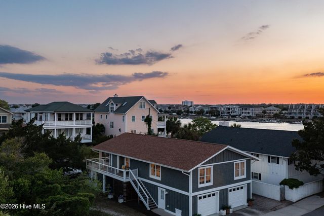 30 W Greensboro Street, Wrightsville Beach, NC 28480