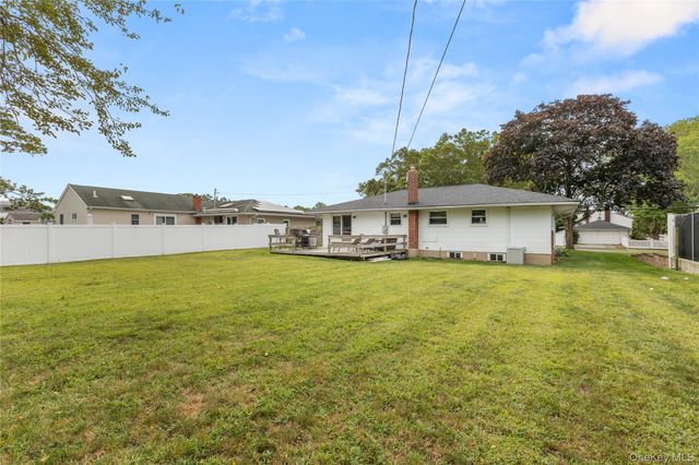 205 Timberpoint Road, East Islip, NY 11730