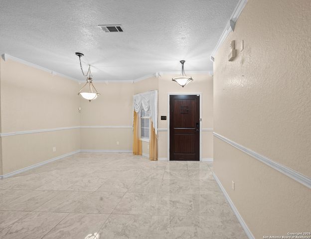 6739 TEZEL BND, San Antonio, TX 78250